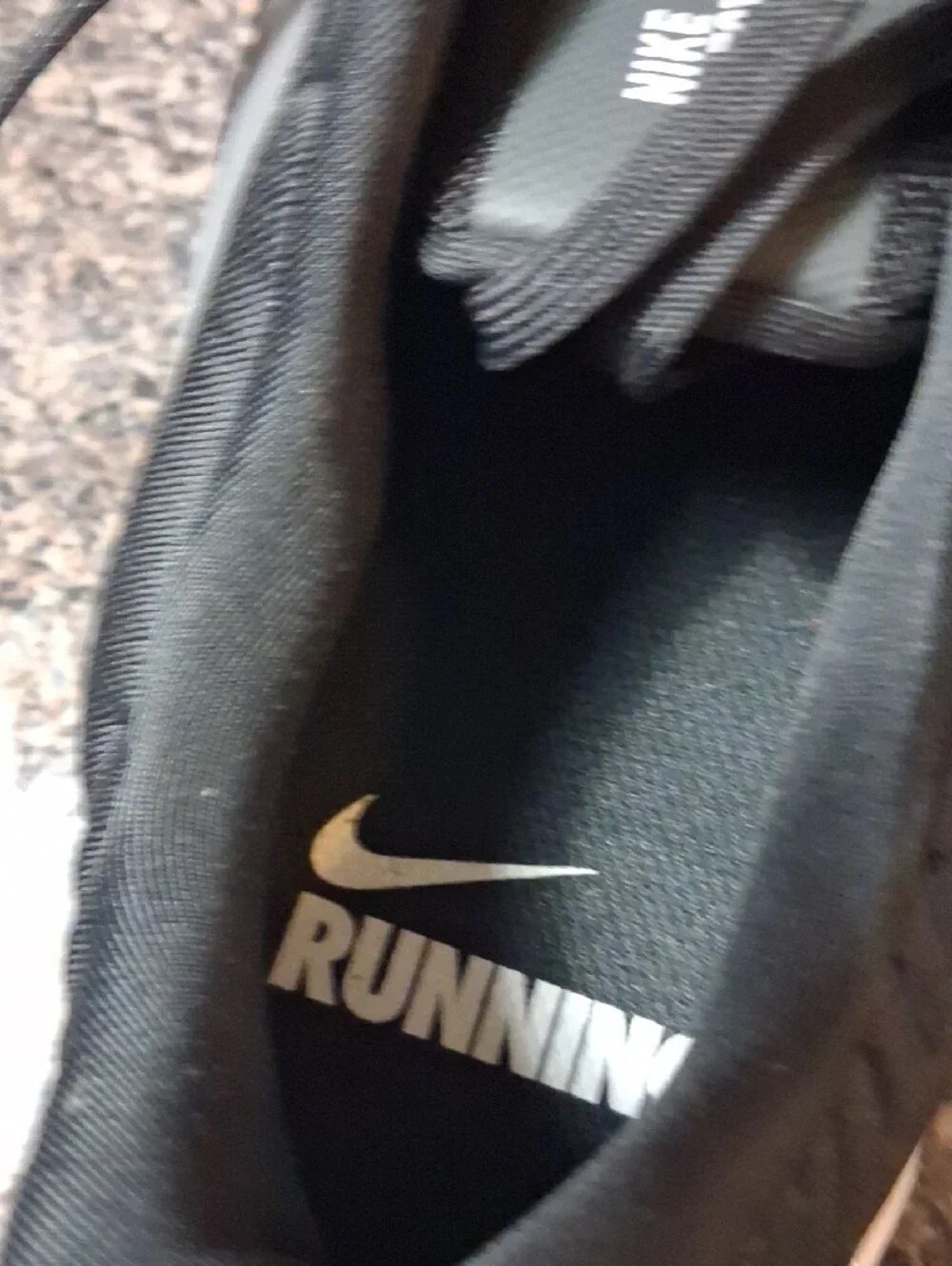 Nike Men's Black and White Athletic Running Sneakers QUEST 05 SIZE 12.5